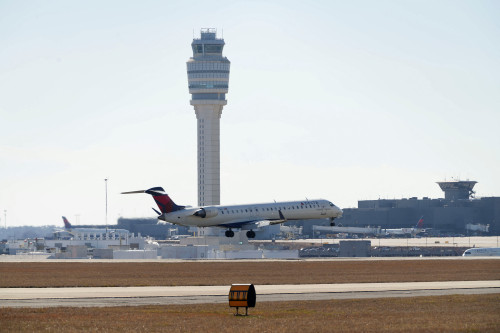 FAA says agency needs multiple technologies for US air traffic system