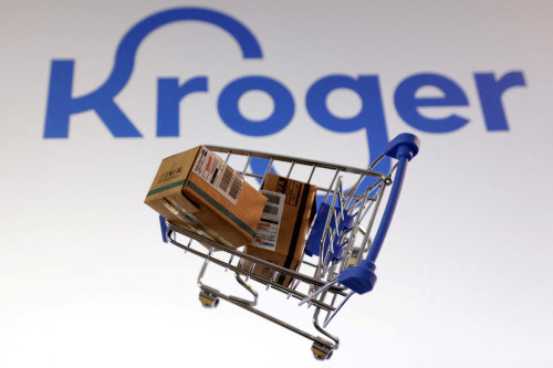 Kroger forecasts upbeat annual sales, expects some tariff impact